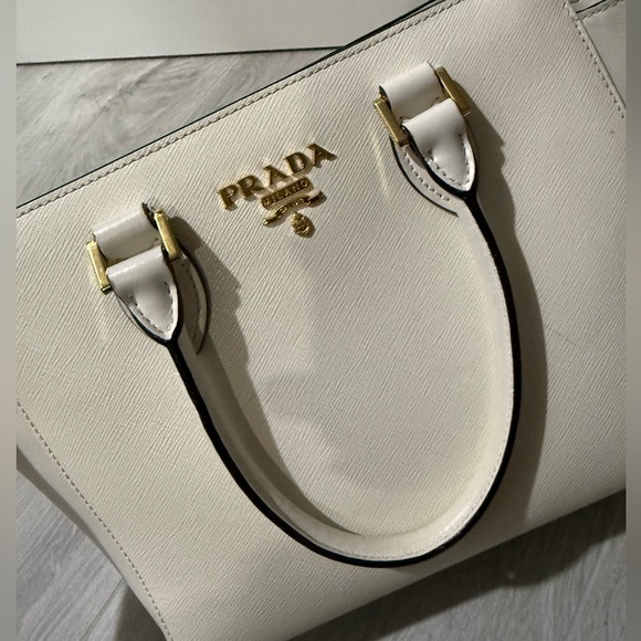 Prada SAFFIANO LEATHER HANDBAG - authentic - Picture 12 of 12
